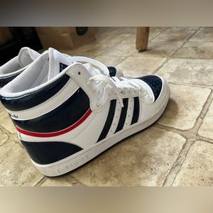 Adidas women’s shoes